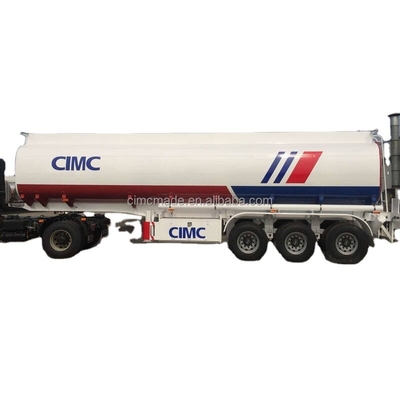 O último projeto de processo da CIMC é um semi-reboque líquido de três eixos feito de aço de alta resistência.