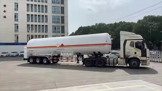 CIMC S30408 Q345R 3 eixos Suspensão aerodinâmica Rodas de aterragem Perna de aterragem 50# Tração Pin LNG Tanker Truck